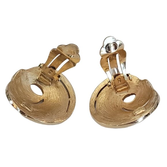 Trifari Crown Over T Gold Tone White Enamel Swirl Clip On Earrings, Signed K348 - Picture 5 of 9